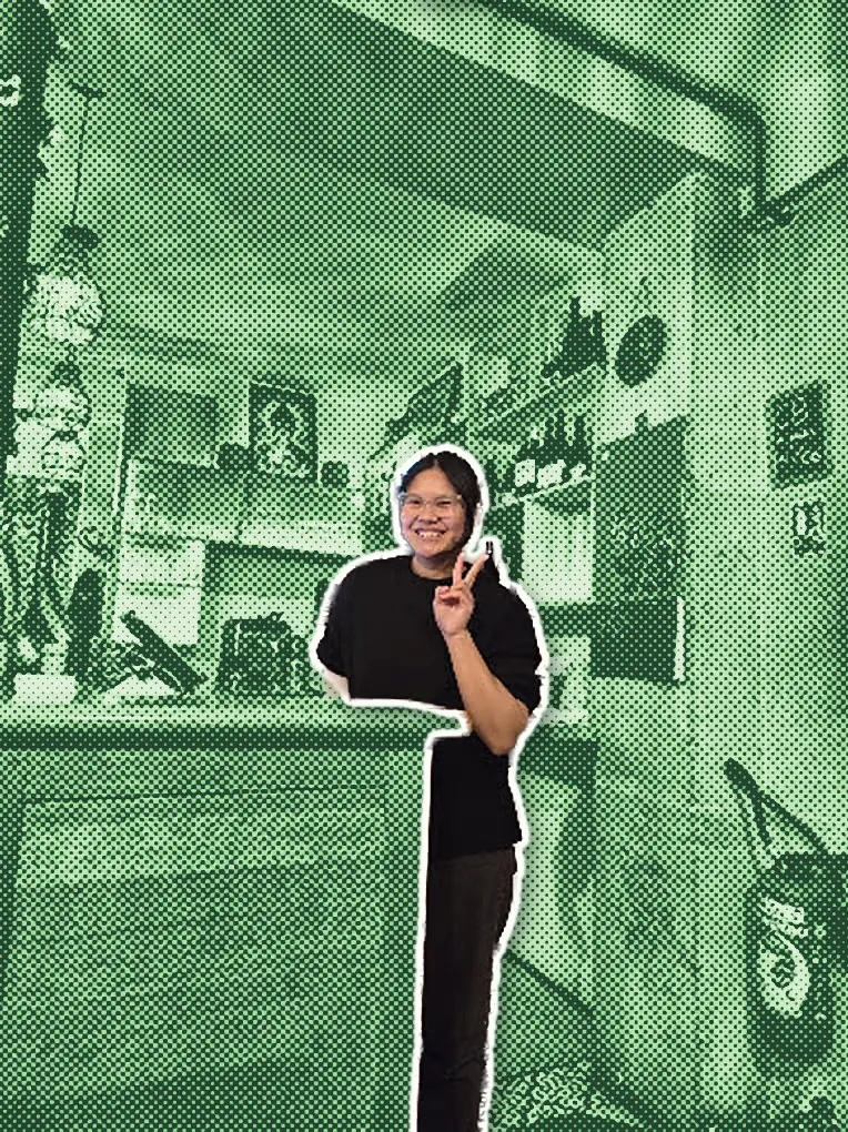 Joy Sleiman sourit derrière le comptoir de son restaurant Tonton Thai, sur une trame de points verte.
